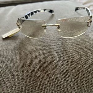 White H - Black M (R $129) UV400 Sunglasses NWT